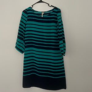 Pretty dress, lightweight. M